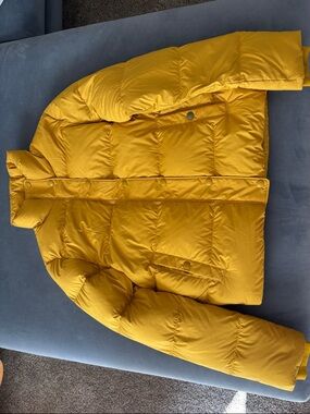 Patagonia Mustard M Women’s Silent Down puffer coat